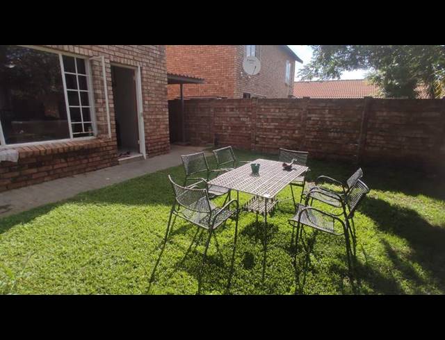 2 BEDROOM COMPLEX FOR SALE IN ANNLIN